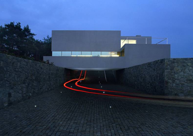 Aatrial House near forest by KWK PROMES