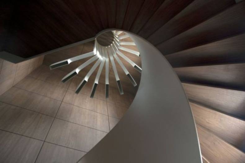 Futuristic Lighting for a Staircase by PSLAB