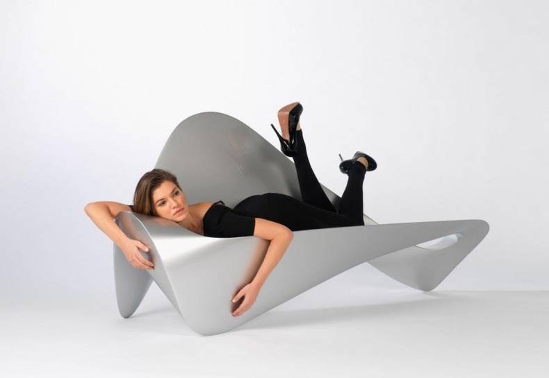 Form Follows Function Sofa: All Functions From A Single Line