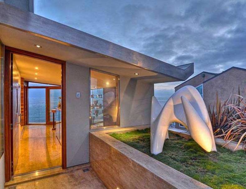 The Gull House by Lautner Associates: The Luxurious Life On The Ocean Shore