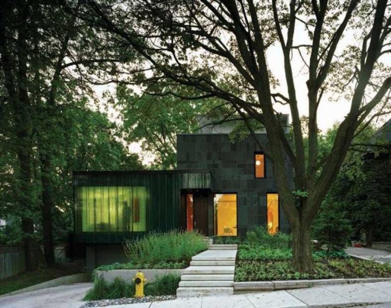 Eco-friendly Contemporary Cascade house in Toronto by Paul Raff