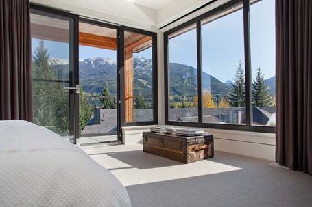 Astounding Mountain Residence in Whistler, Canada - Home Reviews