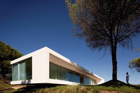 Countryside House in Portugal by Pedro Reis - Home Reviews