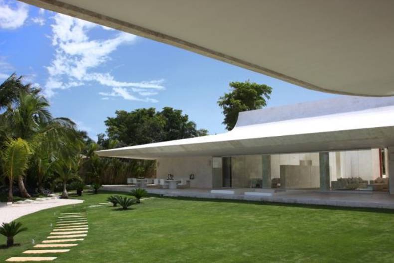 Exotic White Beach Residence in Dominican Republic by A-Cero