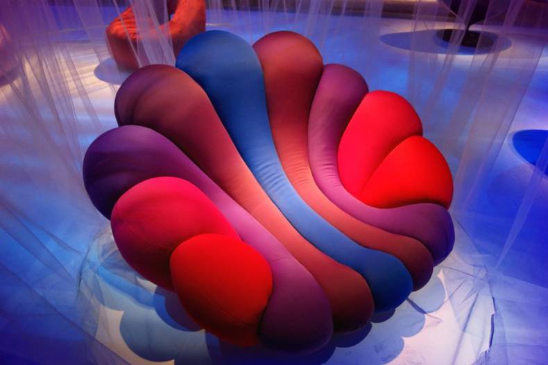 Colorful and Relaxing Anemone Chair by Giancarlo Zema