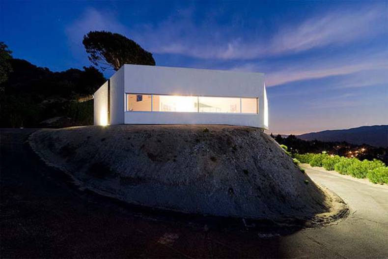 Minimalist Pittman Dowell Residence by Michael Maltzan Architecture