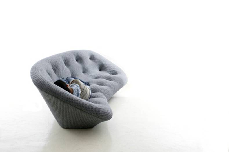 Modern and cozy sofa design &ndash; Ploum by Estudio Bouroullec