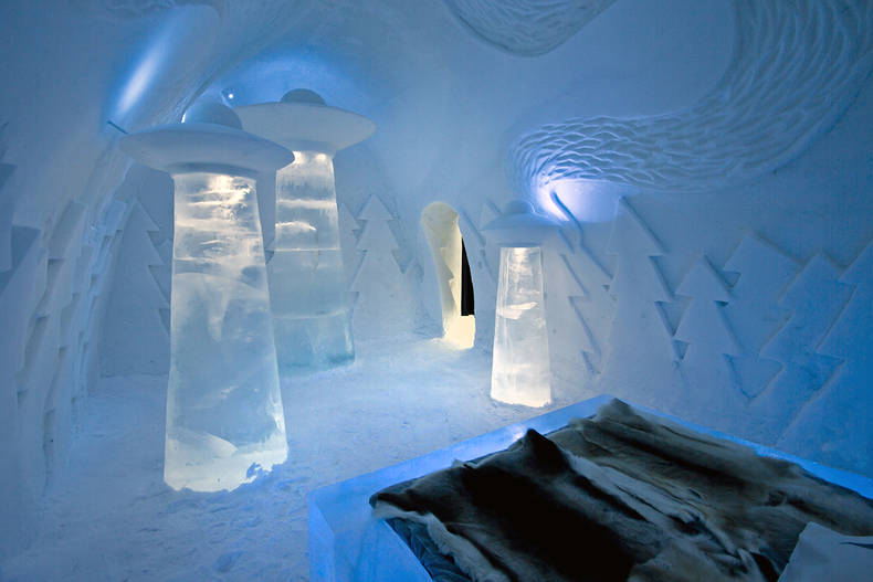 "Beam Me Up" room in Ice Hotel by Christian Strömqvist, Karl-Johan Ekeroth and PINPIN Studio 